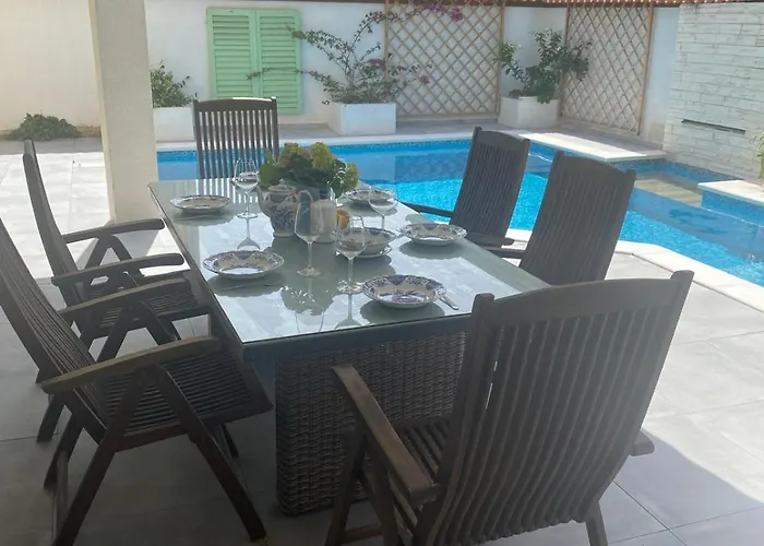 Private Pool 2